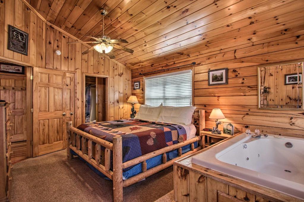 Hidden Springs Cabin with Hot Tub 2 Mi to Dollywood! - image 5