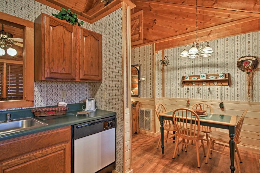 Quiet Cabin in Pigeon Forge with New Hot Tub! - image 4