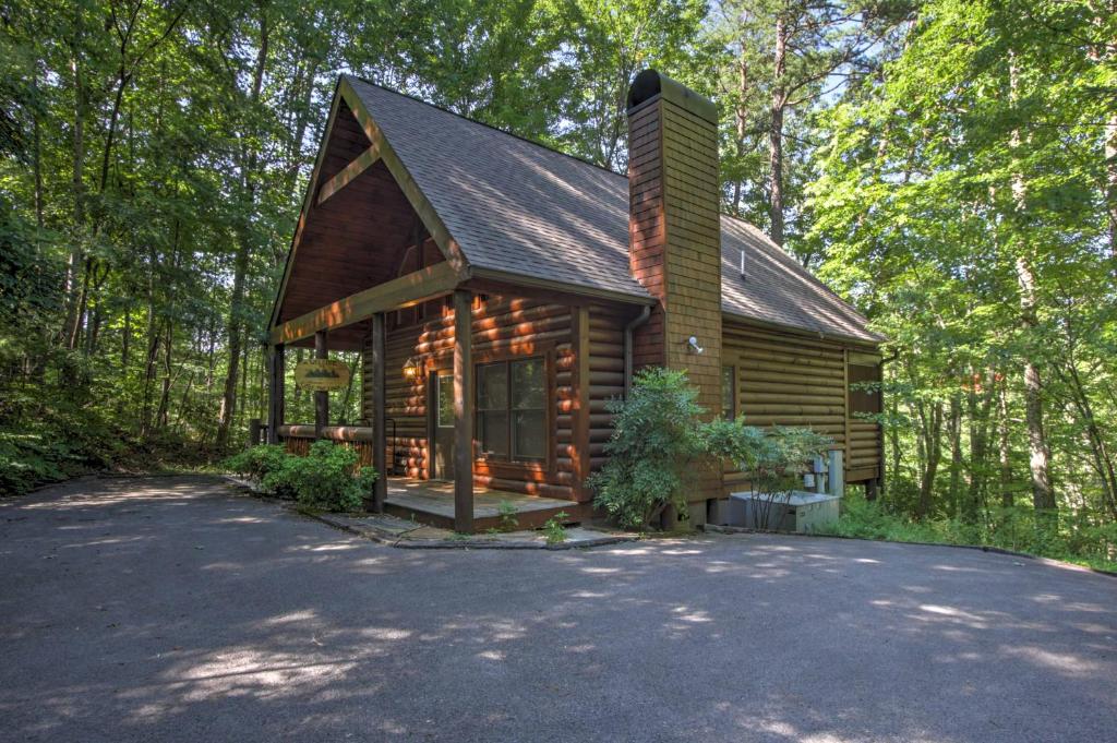 Rustic Cabin with Hot Tub and Fireplace by Smoky Mtn NP - image 4