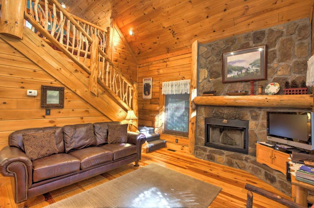 Rustic Cabin with Hot Tub and Fireplace by Smoky Mtn NP - image 5