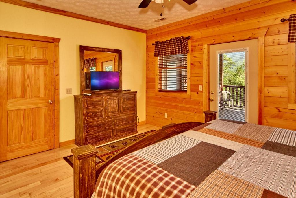 A Grand View Lodge #540 by Aunt Bug's Cabin Rentals - image 2