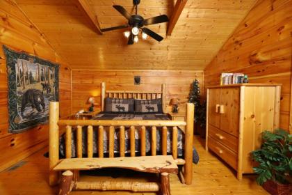 Black Bear Hibernation #2825 by Aunt Bug's Cabin Rentals - image 5