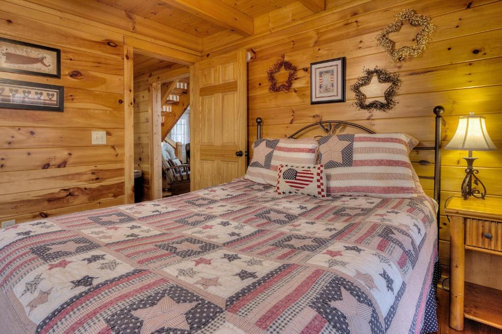 Nestled Inn #214 by Aunt Bug's Cabin Rentals - image 3