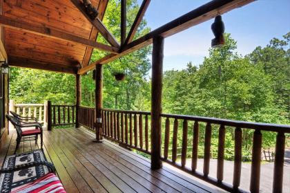 A Secluded Bearadise #247 by Aunt Bug's Cabin Rentals - image 2