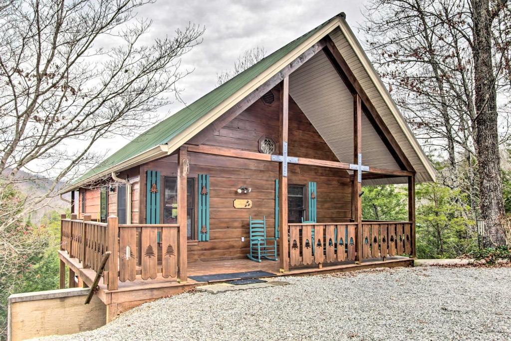 Quaint Sevierville Cabin with 2-Tier Deck and Hot Tub! - main image