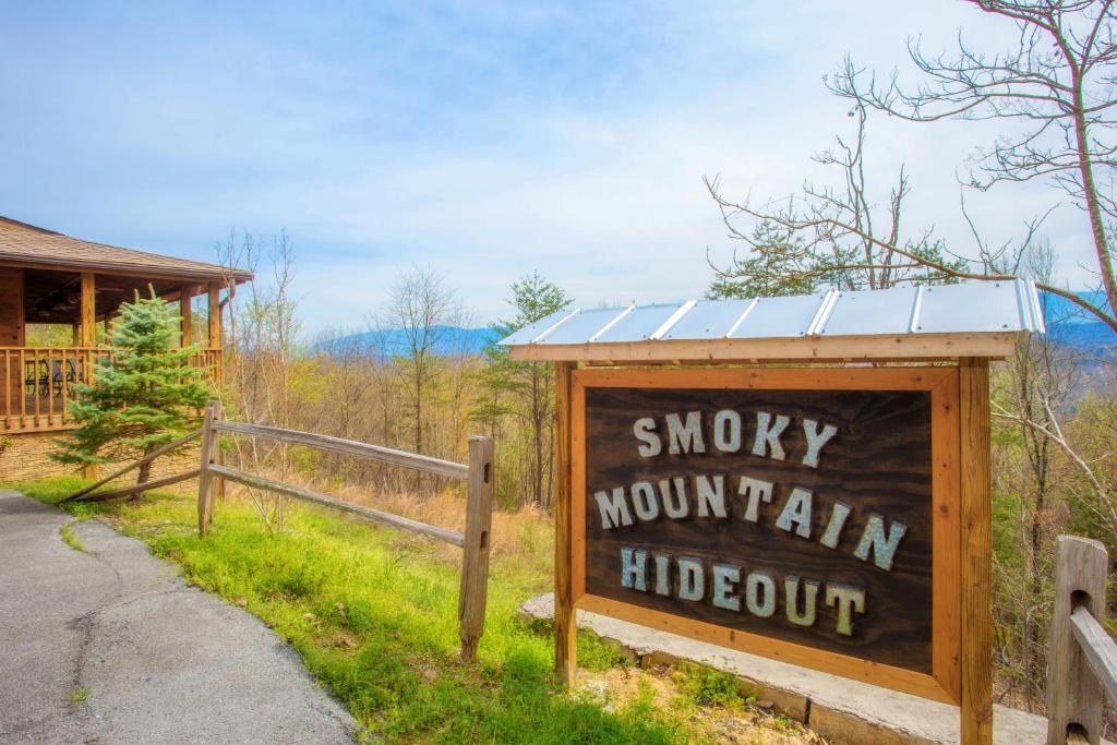 Smoky Mountain Hideout - image 2