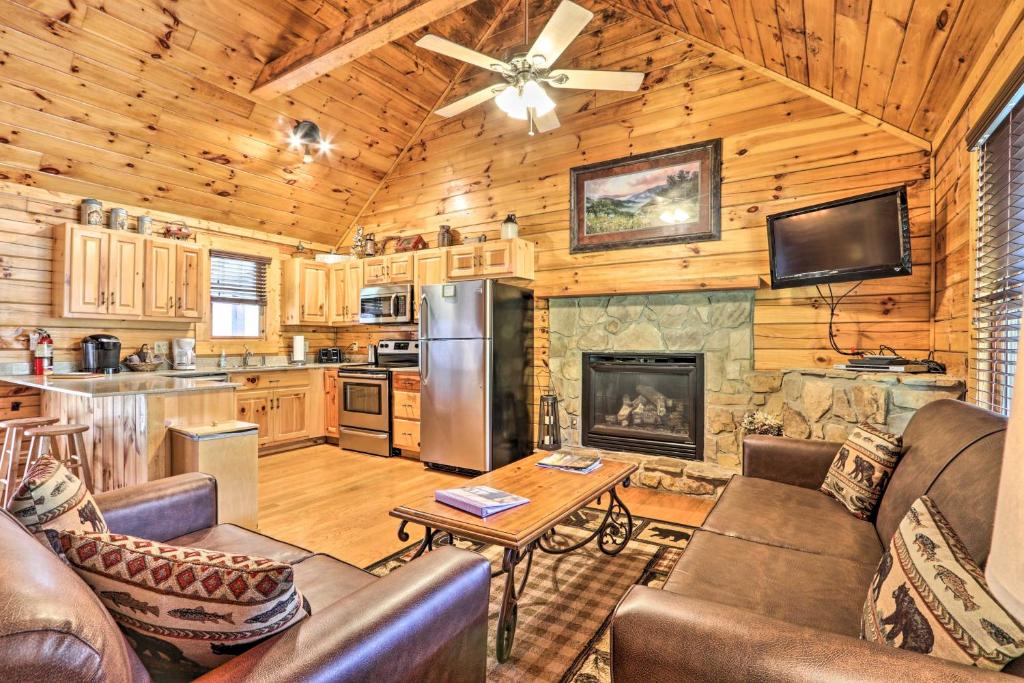 Smoky Mountain Cabin with Game Room and Hot Tub! - main image