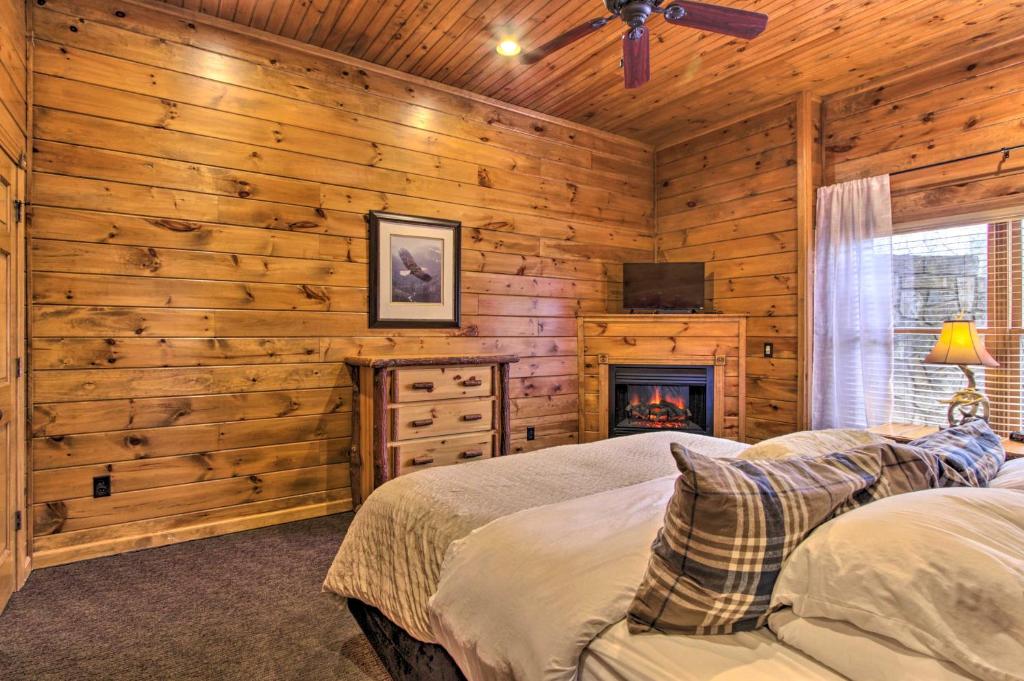 Sevierville Cabin with Home Theater Hot Tub and Deck! - image 4