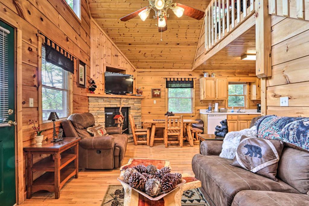 Panoramic Mtn Views Scenic Cabin with Hot Tub! - main image