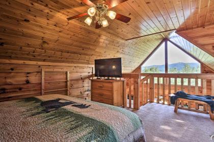 Panoramic Mtn Views Scenic Cabin with Hot Tub! - image 13