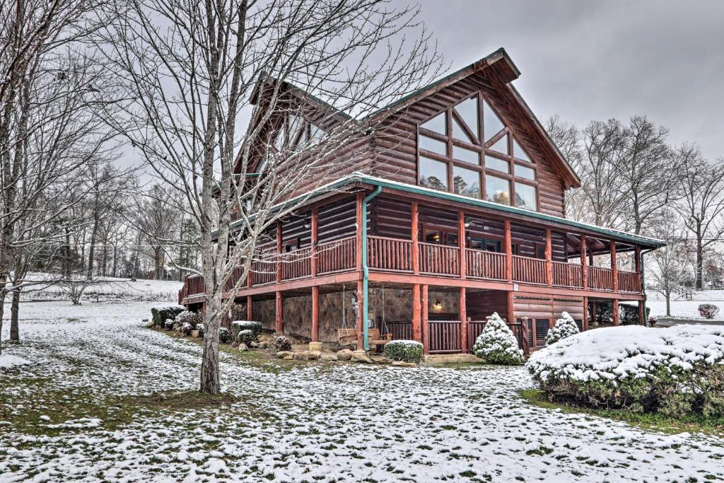 Grand Lodge with Hot Tub 12 Mi to Gatlinburg! - image 7