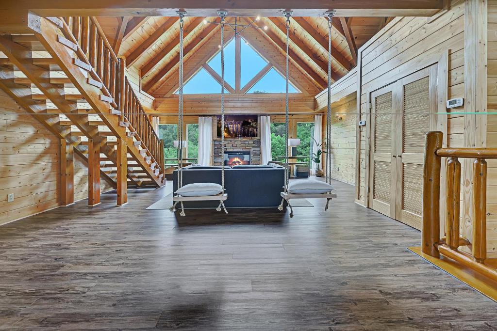 Gorgeous Large Cabin With Hot Tub Games and 5430 Sq Ft of Ultimate Family Fun Pets Welcome - main image