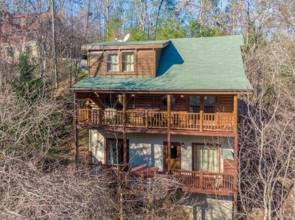 Eden's Way Retreat Pool Table Heart Shaped Jetted Jacuzzi Located close to Pigeon Forge Gatlinburg - image 3