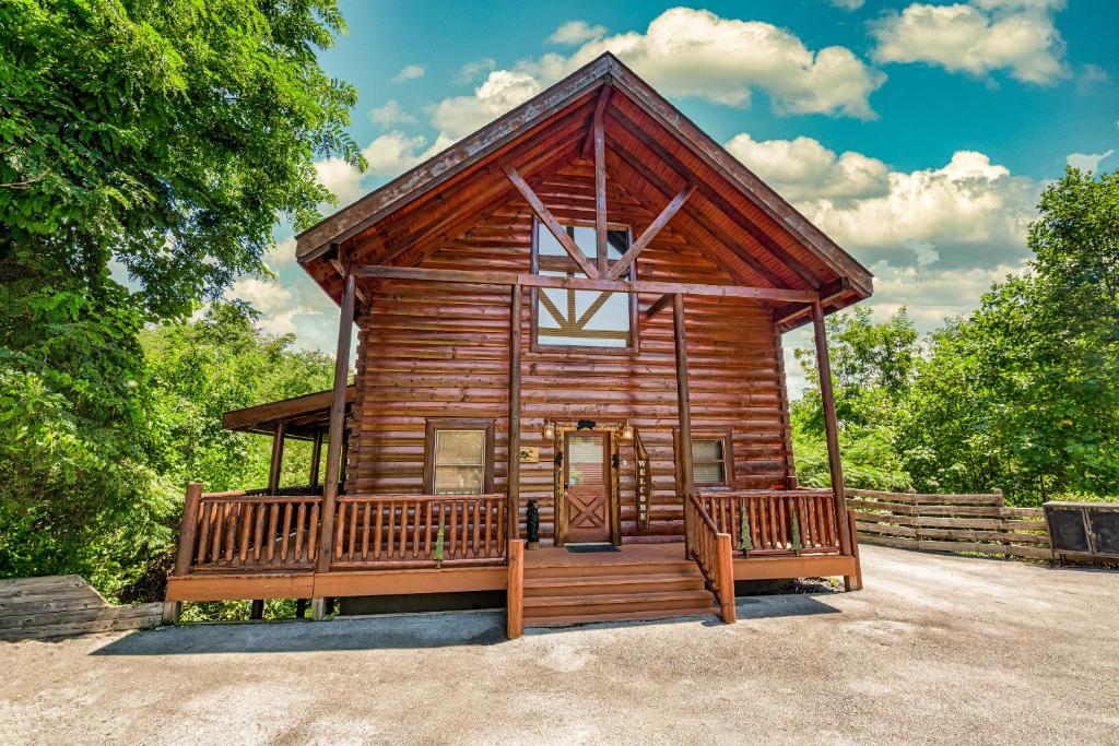 Bear Essentials Lodge Hot Tub Game Room Steam Showers and Community Pool - main image