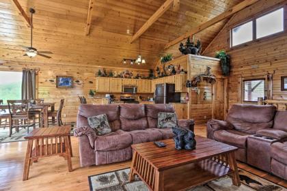 Million Mile View Cabin with Games and Mtn View - image 6