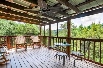 Bear Claw Cove - hot tub jacuzzi fireplace view - image 4