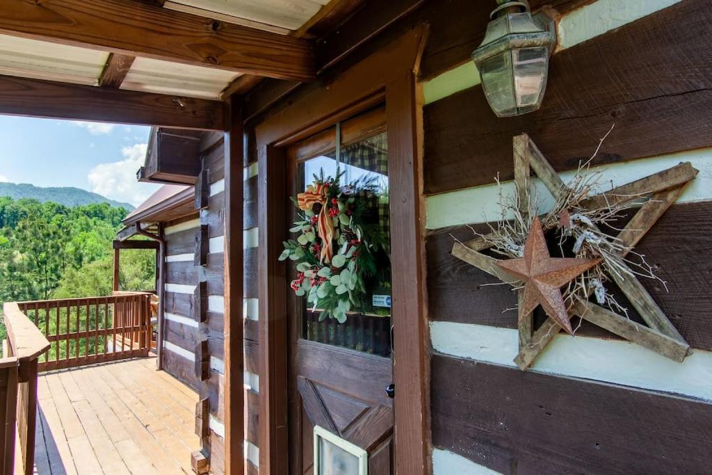 Bear Claw Cove - hot tub jacuzzi fireplace view - image 6