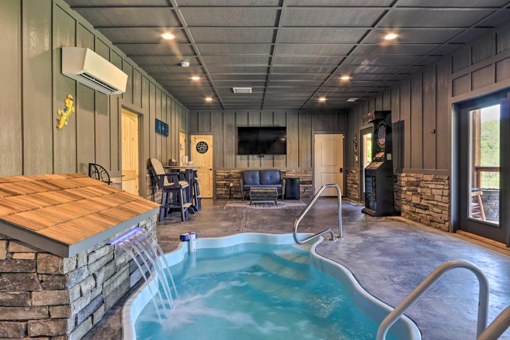 Smoky Mtn Peaceful Paradise with Indoor Pool! - main image