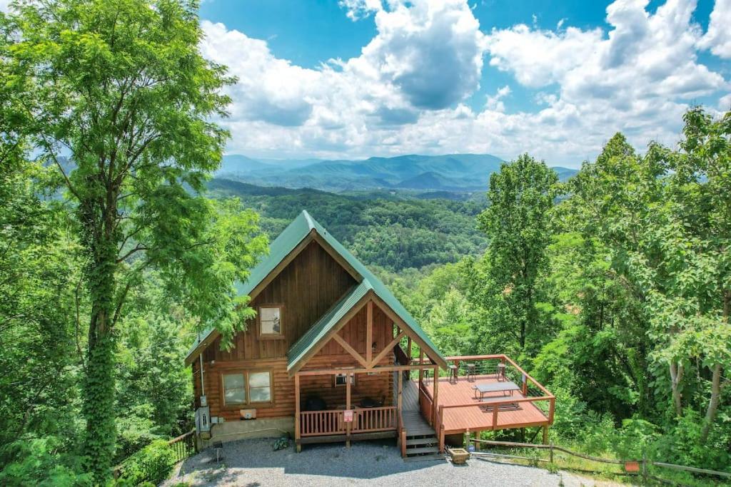 Peaks of Blue with Hot Tub and Theater Room - main image