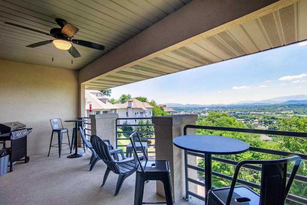 Marys Dream with Mountain Views and Community Pool - image 2