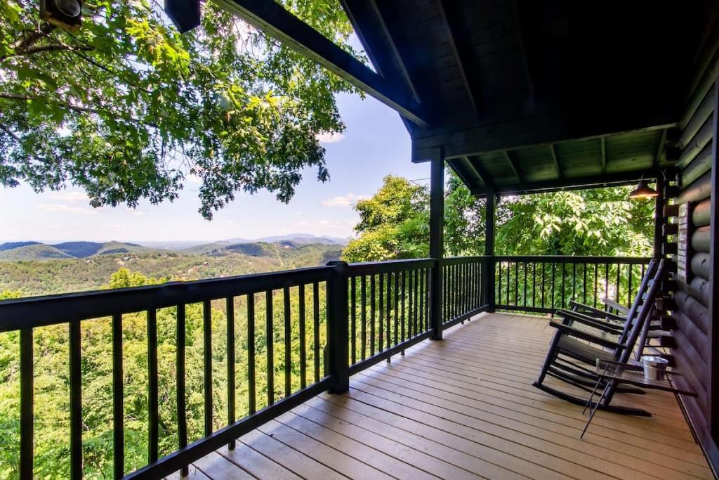 Little Cove Lookout with Views Hot Tub and Game Room - main image