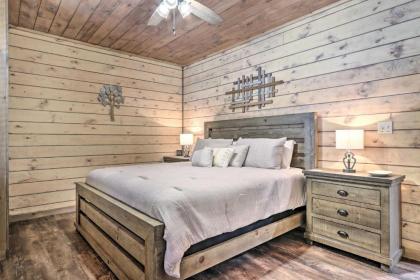 Smoky Cove Cabin with Private Hot Tub and Views! - image 15