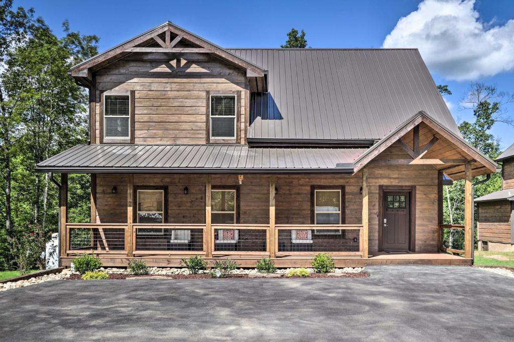 Smoky Cove Cabin with Private Hot Tub and Views! - image 3