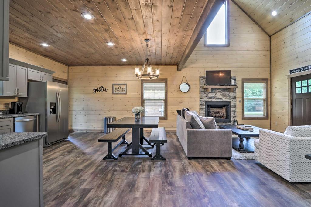 Smoky Cove Cabin with Private Hot Tub and Views! - image 6