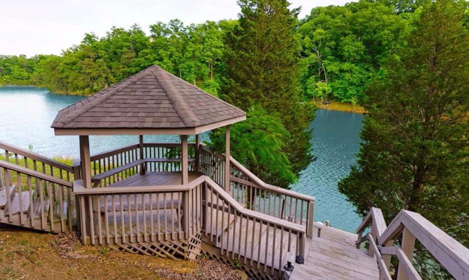 BooneDocks Rustic Lakefront Cabin with Hot Tub Gazebo and More - image 2