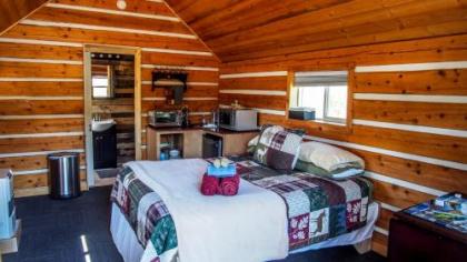 Glacier Creek Cabins - image 5