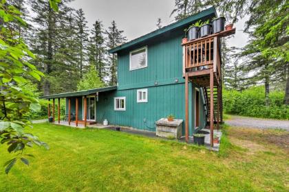 Seward Studio with Deck Outdoor Dining and Mtn Views! - image 10