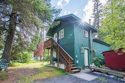 Seward Studio with Deck Outdoor Dining and Mtn Views! - image 12