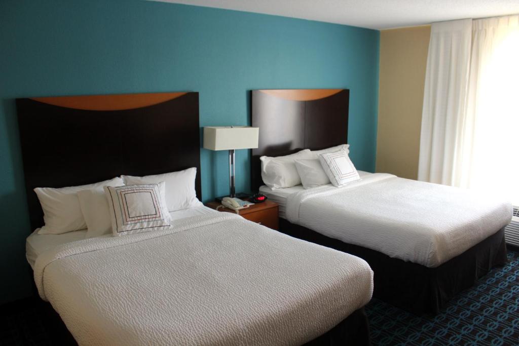 Fairfield Inn and Suites by Marriott Seymour - main image