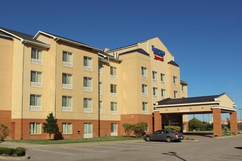 Fairfield Inn and Suites by Marriott Seymour - image 3