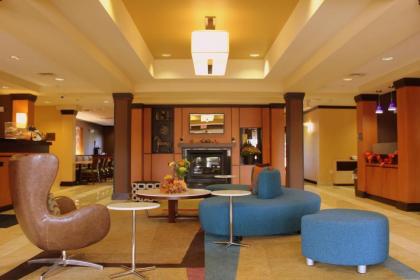 Fairfield Inn and Suites by Marriott Seymour - image 7