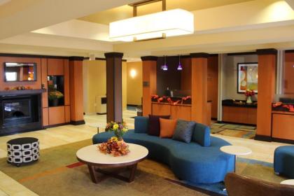 Fairfield Inn and Suites by Marriott Seymour - image 9