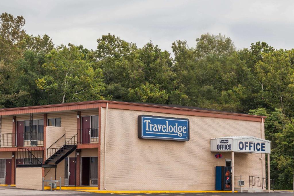 Travelodge by Wyndham Seymour - main image