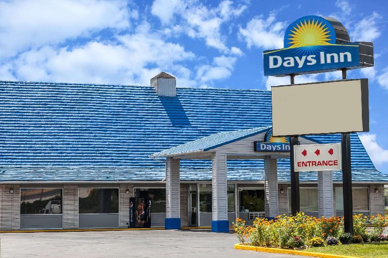 Days Inn by Wyndham Seymour - main image