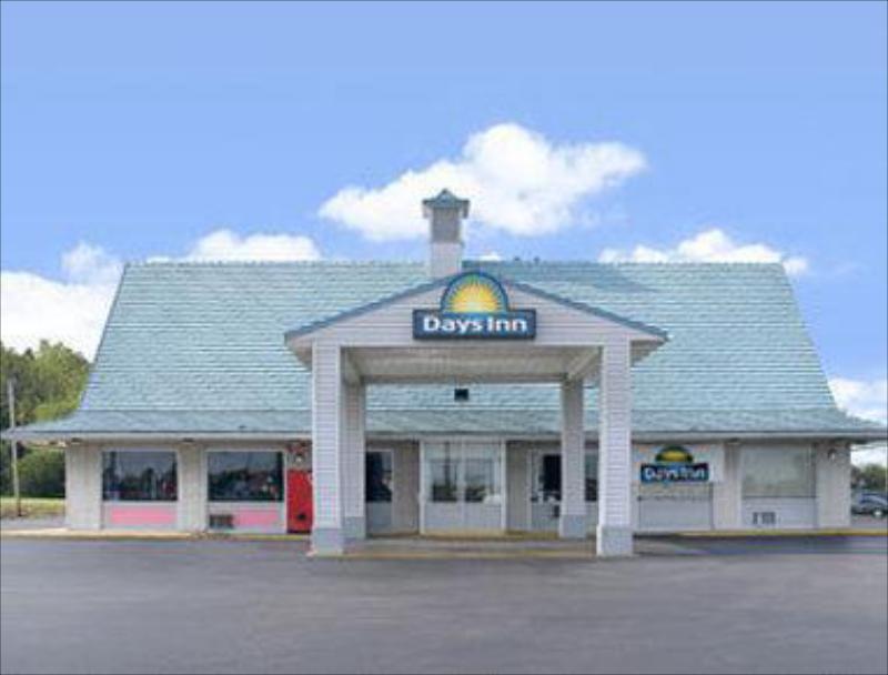 Days Inn by Wyndham Seymour - image 2