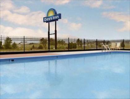 Days Inn by Wyndham Seymour - image 6