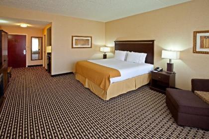 Holiday Inn Express Hotel & Suites Seymour - image 4