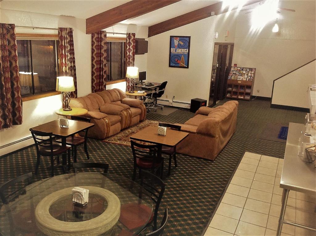 Travelodge by Wyndham Valleyfair Shakopee - image 6