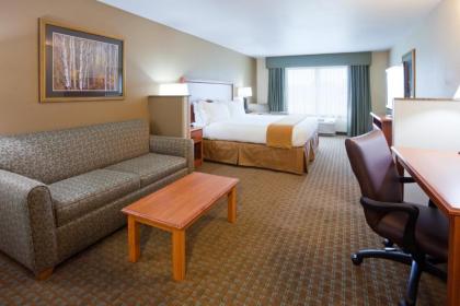 Holiday Inn Express Hotel & Suites Shakopee an IHG Hotel - image 13