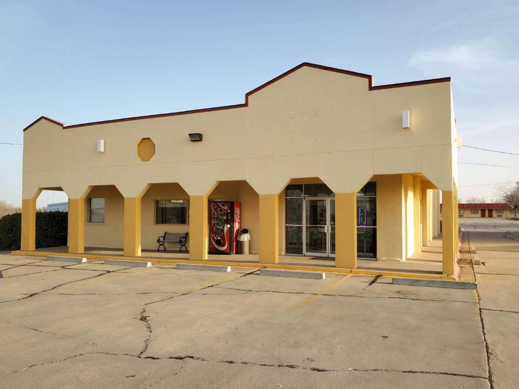 Motel 6 Shamrock TX - main image