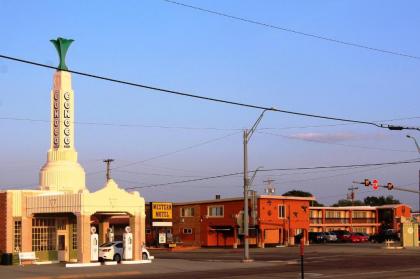 Western Motel - image 11