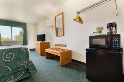 Travelodge by Wyndham Sharon Springs - image 10