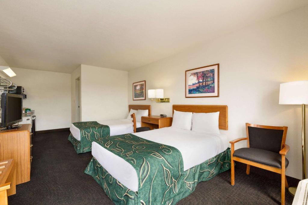 Travelodge by Wyndham Sharon Springs - image 4