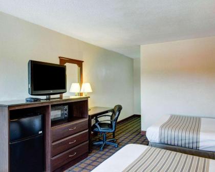 Econo Lodge Sharon - image 2