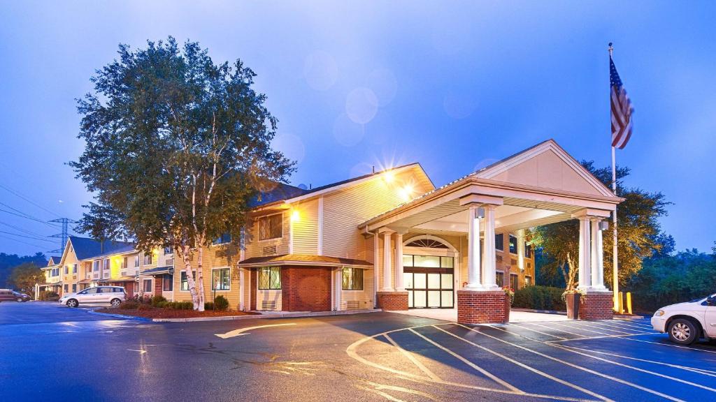 Best Western Plus The Inn at Sharon/Foxboro - main image