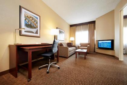 DoubleTree Suites by Hilton Cincinnati – Blue Ash - image 11